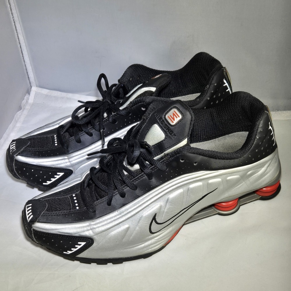 Nike Shox R4 Retro OG 2024 Mens Sz 11 Black Metallic Silver Sneakers BV1111-008